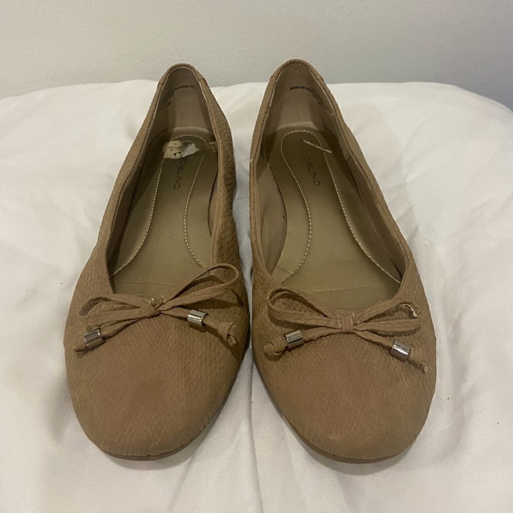 Bandolino women’s tan faux suede ballet flats size 8.5 - Picture 3 of 7